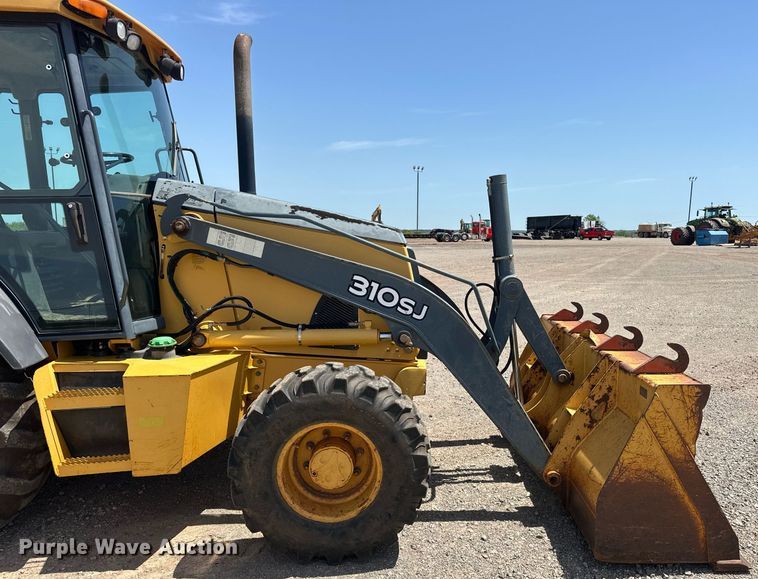 image for item EJ8680 2008 John Deere 310SJ backhoe