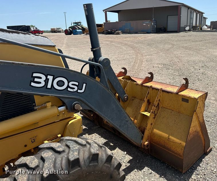 image for item EJ8680 2008 John Deere 310SJ backhoe