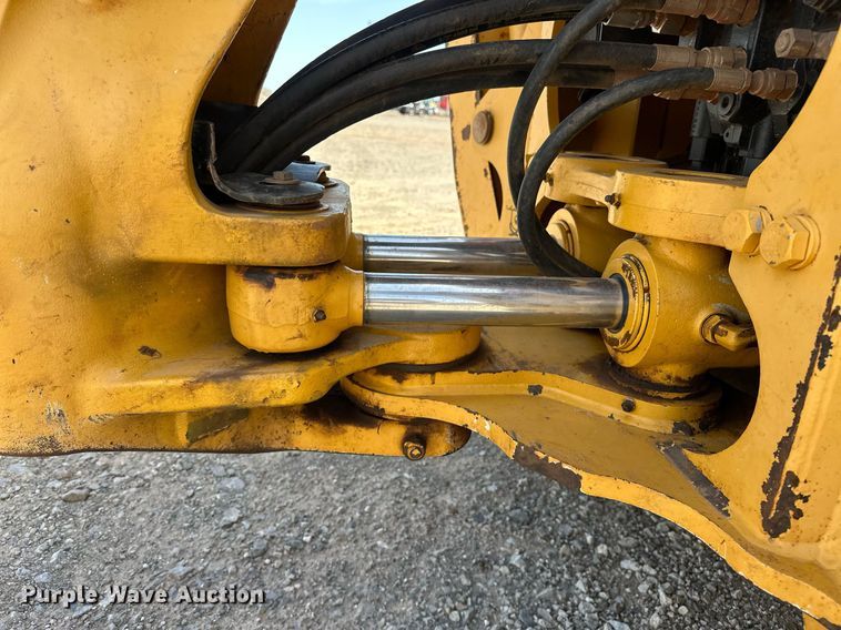 image for item EJ8680 2008 John Deere 310SJ backhoe