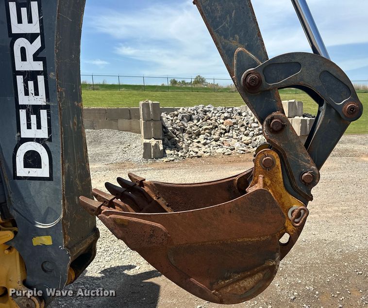 image for item EJ8680 2008 John Deere 310SJ backhoe