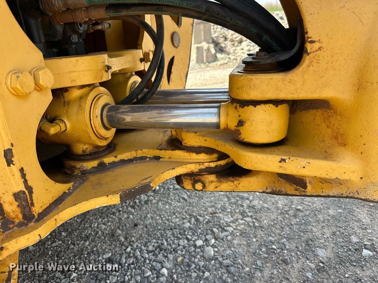 image for item EJ8680 2008 John Deere 310SJ backhoe