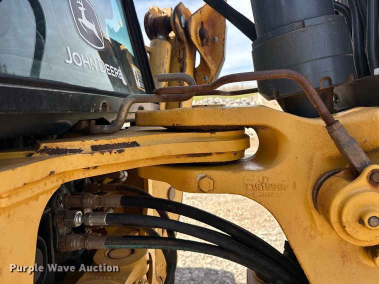 image for item EJ8680 2008 John Deere 310SJ backhoe