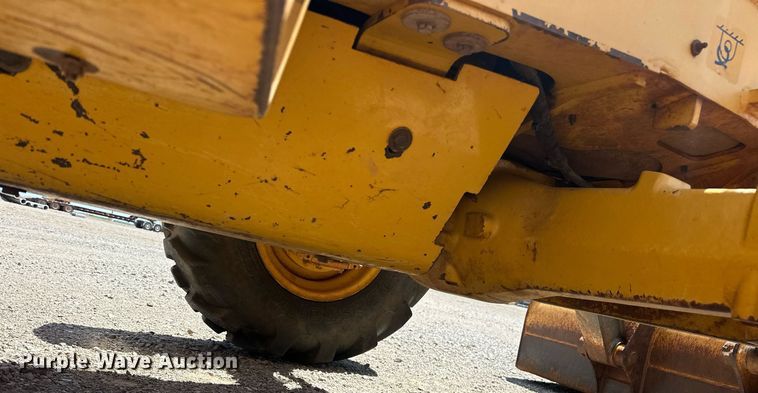 image for item EJ8680 2008 John Deere 310SJ backhoe