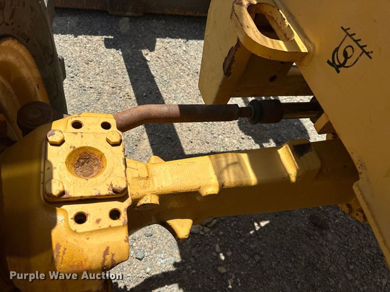 image for item EJ8680 2008 John Deere 310SJ backhoe