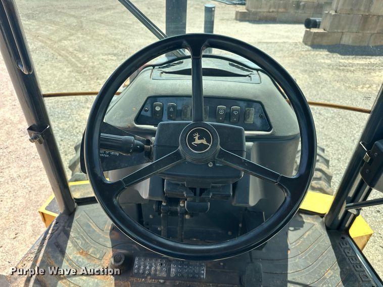 image for item EJ8680 2008 John Deere 310SJ backhoe