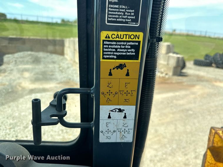 image for item EJ8680 2008 John Deere 310SJ backhoe