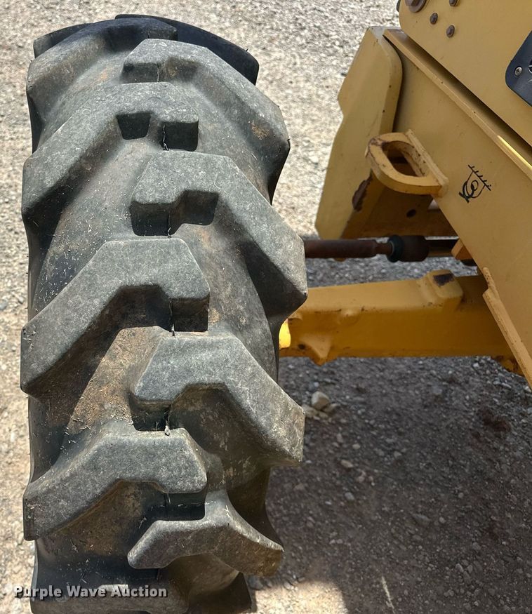 image for item EJ8680 2008 John Deere 310SJ backhoe