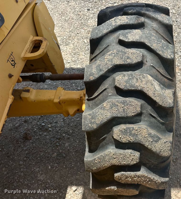 image for item EJ8680 2008 John Deere 310SJ backhoe