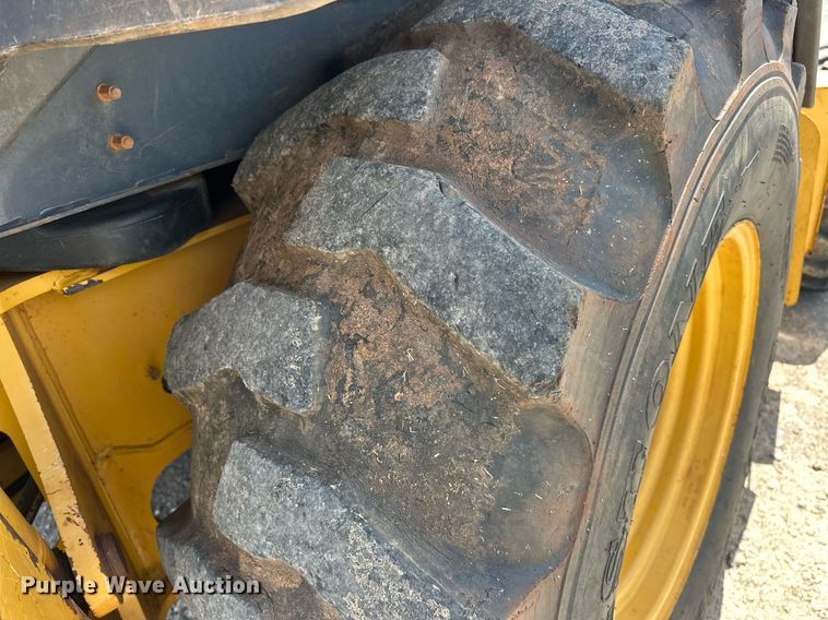 image for item EJ8680 2008 John Deere 310SJ backhoe