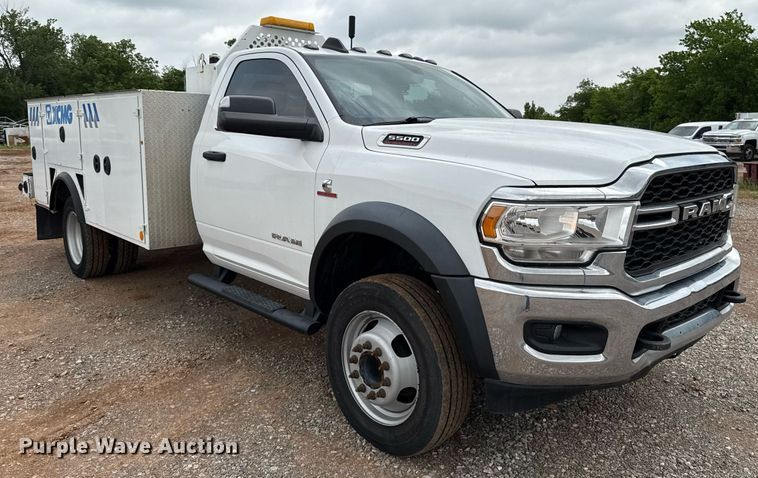 image for item EJ8704 2019 Dodge Ram 5500 utility / service truck