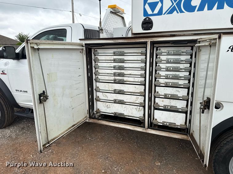 image for item EJ8704 2019 Dodge Ram 5500 utility / service truck