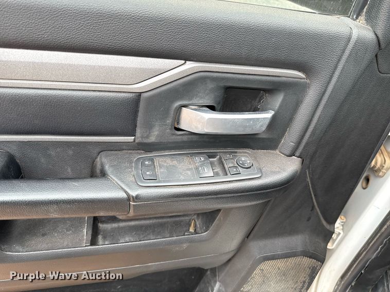 image for item EJ8704 2019 Dodge Ram 5500 utility / service truck