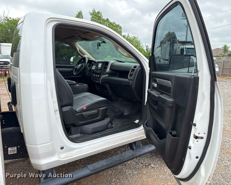 image for item EJ8704 2019 Dodge Ram 5500 utility / service truck