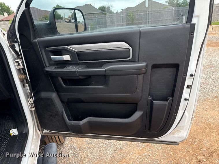 image for item EJ8704 2019 Dodge Ram 5500 utility / service truck