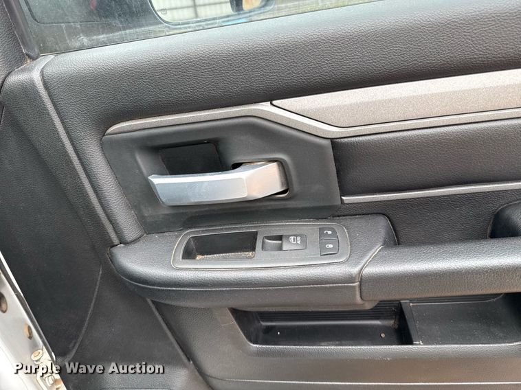 image for item EJ8704 2019 Dodge Ram 5500 utility / service truck