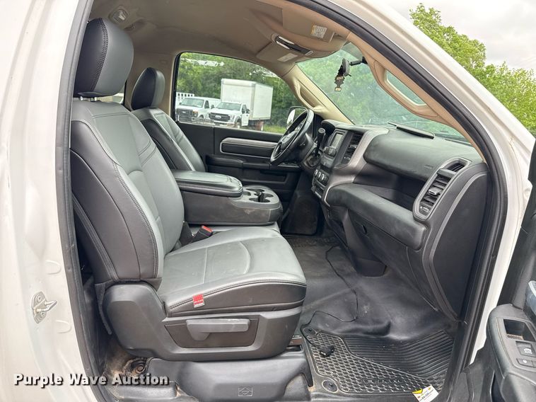 image for item EJ8704 2019 Dodge Ram 5500 utility / service truck