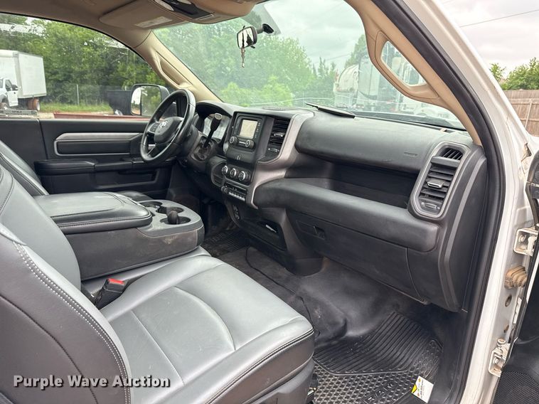 image for item EJ8704 2019 Dodge Ram 5500 utility / service truck