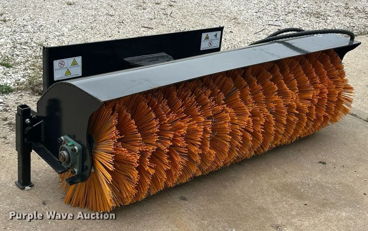 image for item EK2899 2024 GIYI GY-SE61 skid steer sweeper