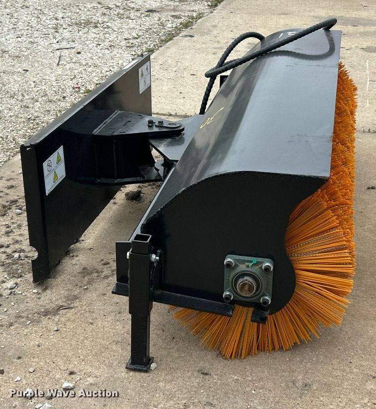 image for item EK2899 2024 GIYI GY-SE61 skid steer sweeper