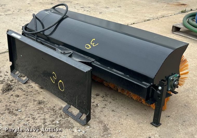 image for item EK2899 2024 GIYI GY-SE61 skid steer sweeper