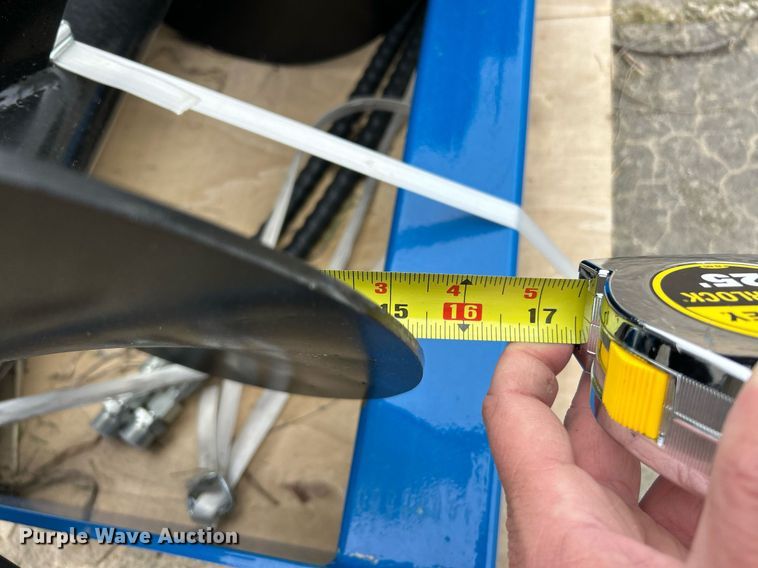 image for item EK2903 GIYI skid steer auger