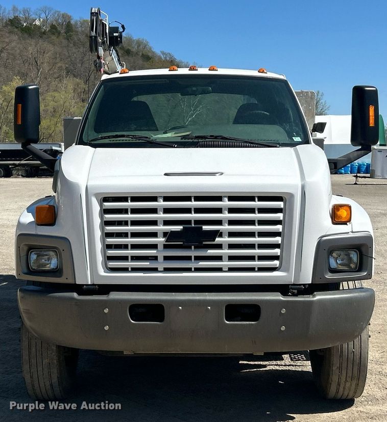 image for item EK2919 2006 Chevrolet C7500 utility / service truck