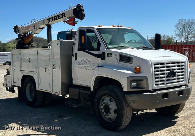 image for item EK2919 2006 Chevrolet C7500 utility / service truck