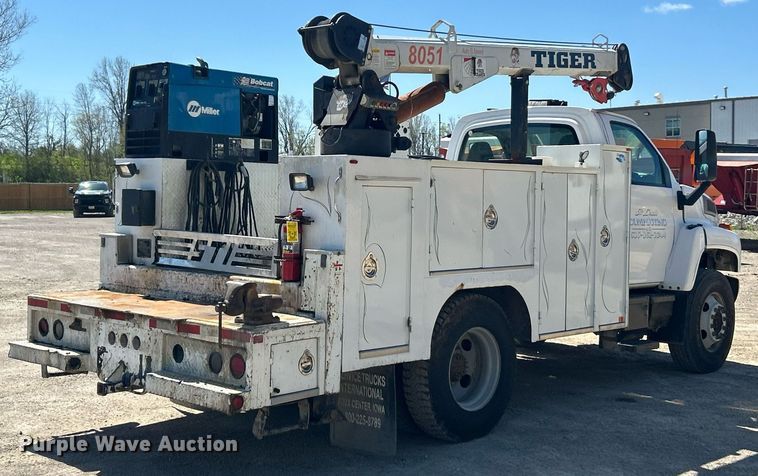 image for item EK2919 2006 Chevrolet C7500 utility / service truck