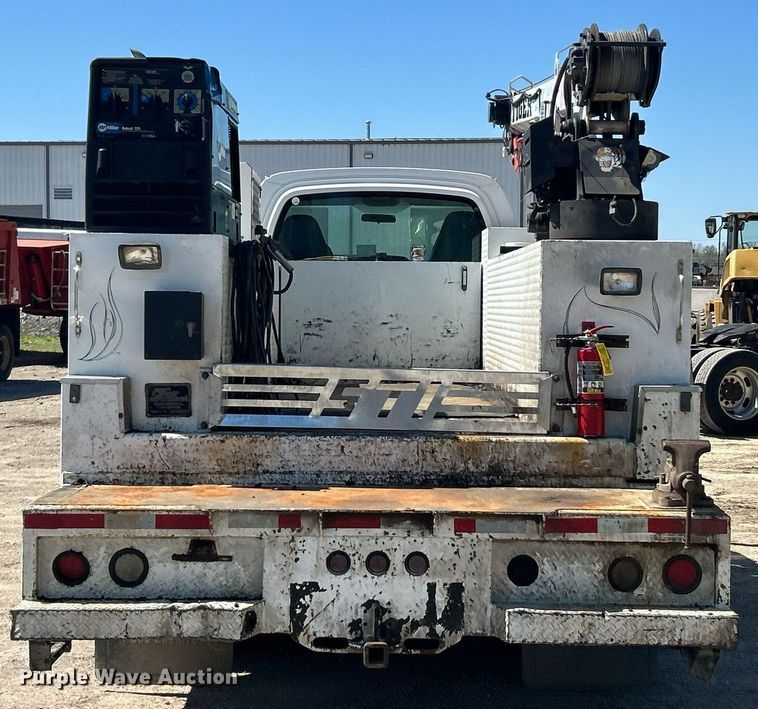 image for item EK2919 2006 Chevrolet C7500 utility / service truck