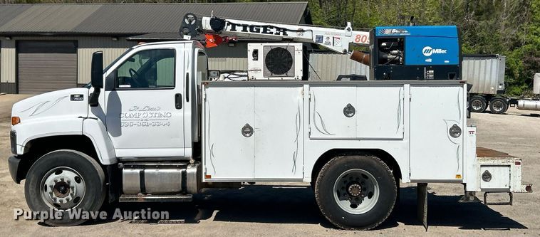 image for item EK2919 2006 Chevrolet C7500 utility / service truck