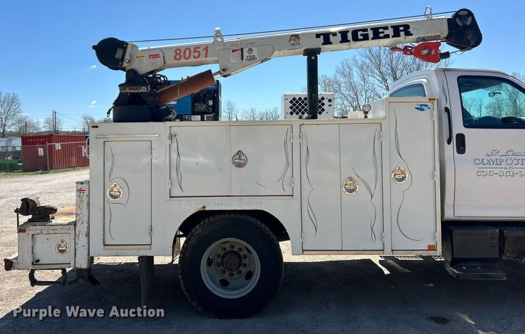 image for item EK2919 2006 Chevrolet C7500 utility / service truck