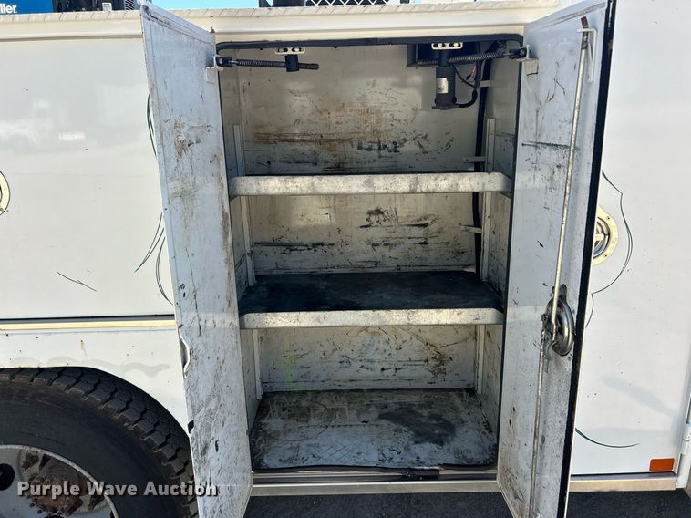 image for item EK2919 2006 Chevrolet C7500 utility / service truck