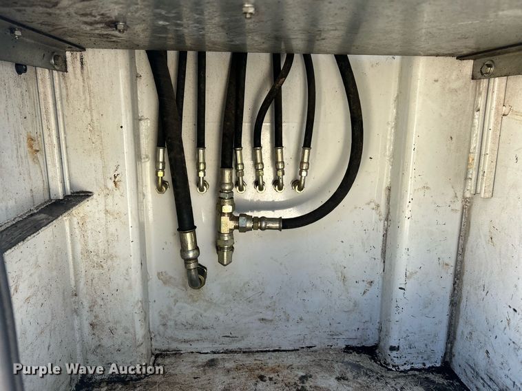 image for item EK2919 2006 Chevrolet C7500 utility / service truck