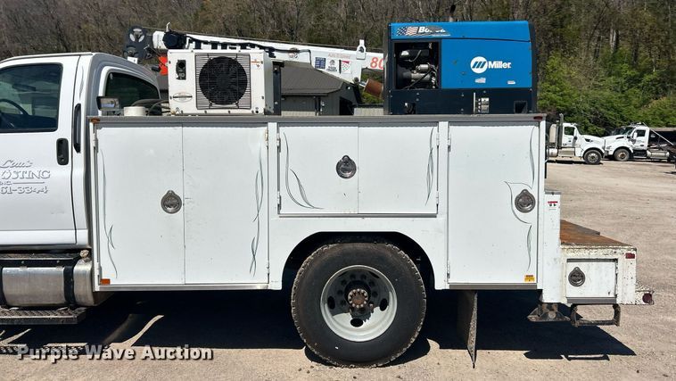 image for item EK2919 2006 Chevrolet C7500 utility / service truck