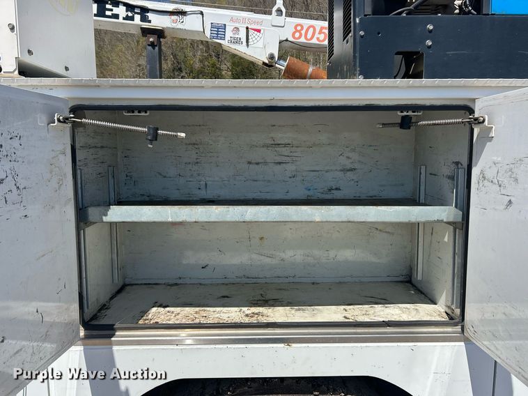 image for item EK2919 2006 Chevrolet C7500 utility / service truck