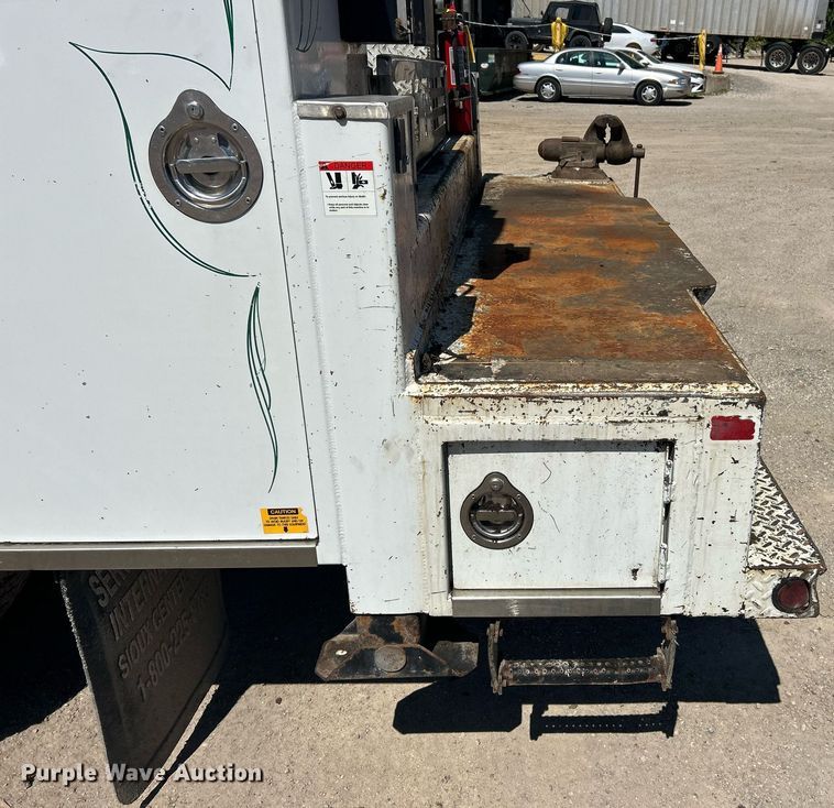 image for item EK2919 2006 Chevrolet C7500 utility / service truck