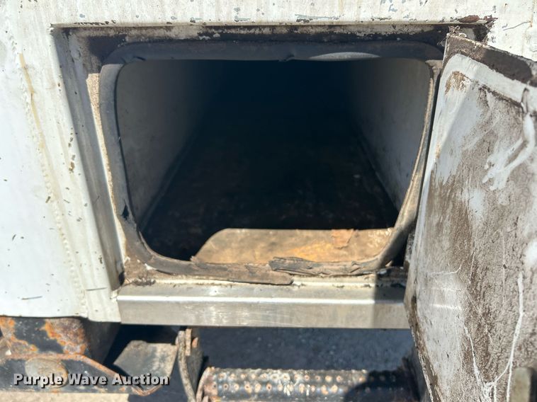 image for item EK2919 2006 Chevrolet C7500 utility / service truck