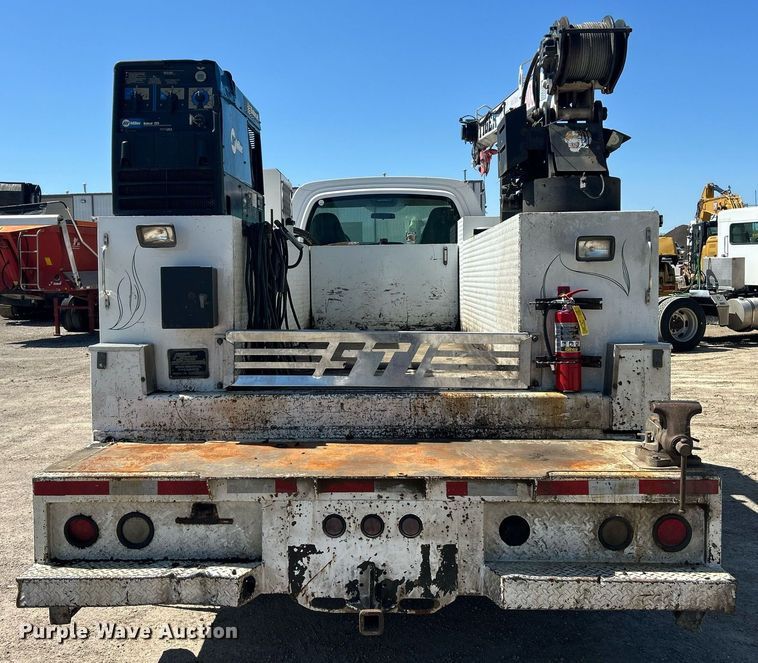 image for item EK2919 2006 Chevrolet C7500 utility / service truck