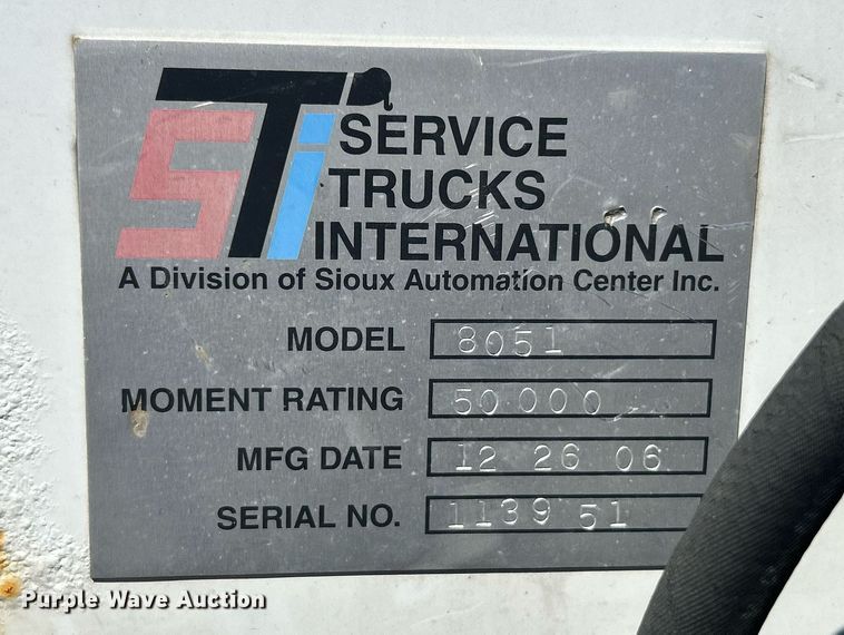 image for item EK2919 2006 Chevrolet C7500 utility / service truck