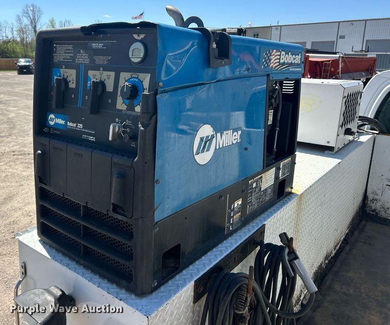 image for item EK2919 2006 Chevrolet C7500 utility / service truck