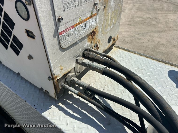 image for item EK2919 2006 Chevrolet C7500 utility / service truck