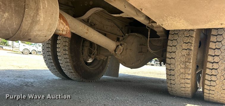 image for item EK2919 2006 Chevrolet C7500 utility / service truck