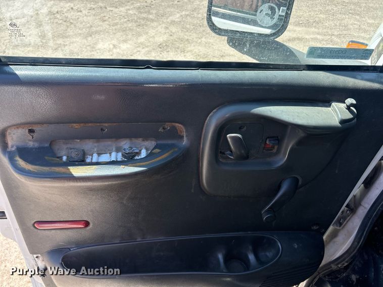 image for item EK2919 2006 Chevrolet C7500 utility / service truck