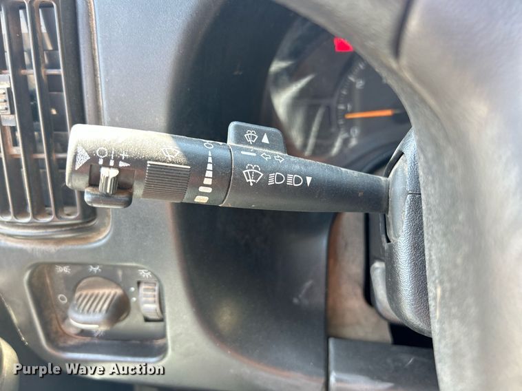 image for item EK2919 2006 Chevrolet C7500 utility / service truck