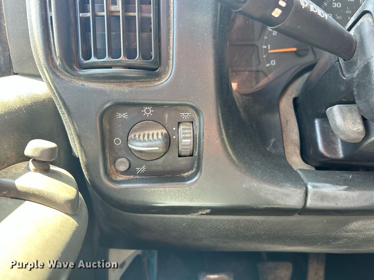 image for item EK2919 2006 Chevrolet C7500 utility / service truck