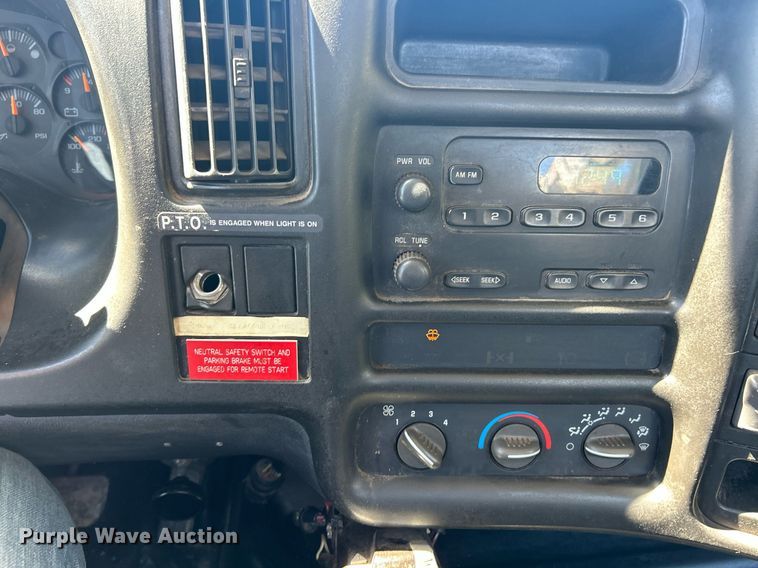 image for item EK2919 2006 Chevrolet C7500 utility / service truck