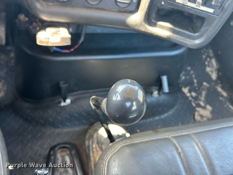 image for item EK2919 2006 Chevrolet C7500 utility / service truck