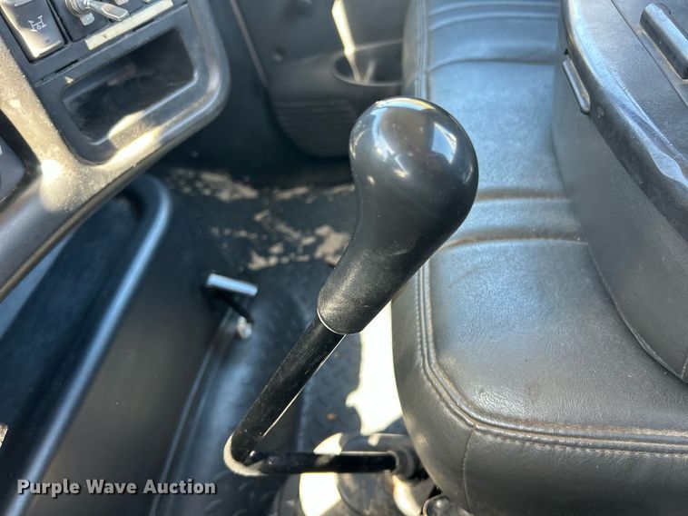 image for item EK2919 2006 Chevrolet C7500 utility / service truck