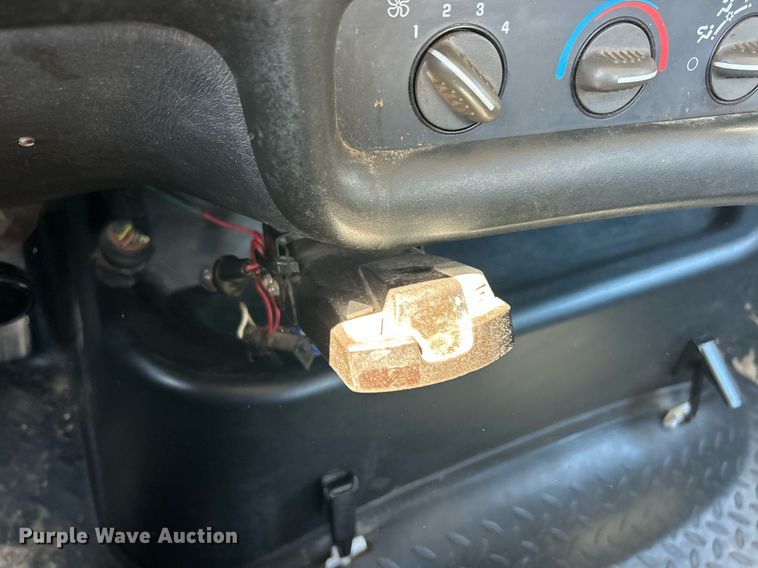 image for item EK2919 2006 Chevrolet C7500 utility / service truck