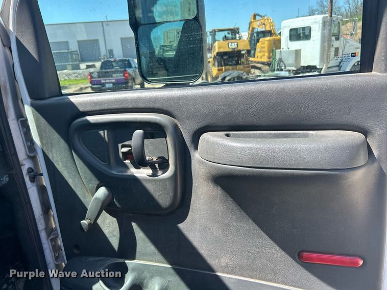 image for item EK2919 2006 Chevrolet C7500 utility / service truck